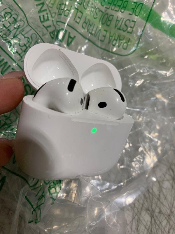 Photo 1 of Apple AirPods 4 Wireless Earbuds
