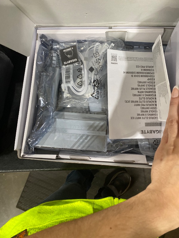 Photo 1 of GIGABYTE B860 AORUS Elite WIFI7 ICE Intel Core Ultra (Series 2) LGA 1851 Motherboard, ATX, DDR5, 3X M.2, PCIe 5.0, USB-C, WIFI7, 2.5GbE LAN, EZ-Latch