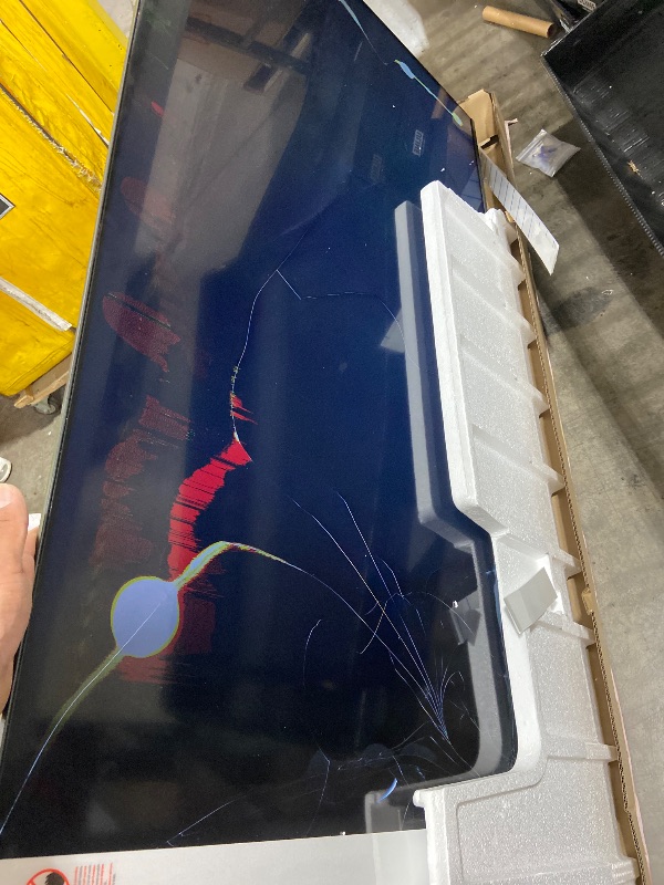 Photo 1 of Samsung 70-Inch Class Crystal UHD U8000F 4K Smart TV (2025 Model) Endless Free Content, Crystal Processor 4K, MetalStream Design, Knox Security, Alexa Built-in FOR PARTS ONLY