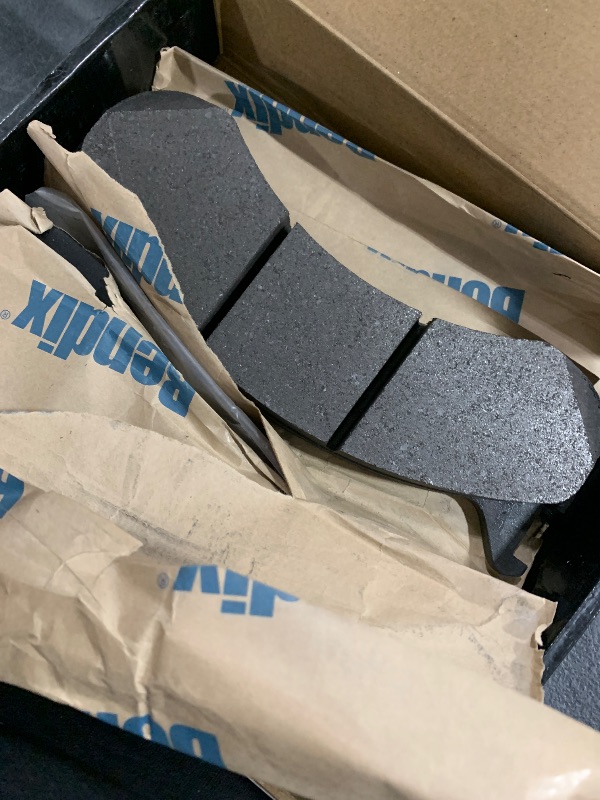 Photo 1 of Bendix Fleet Metlok MKD786FM Brake Pads for select Blue Bird, Bounder, Fleetwood, Ford, Freightliner, School Bus, International, Itasca Suncruiser, Kenworth, Peterbilt, Sterling, Winnebago, Workhorse