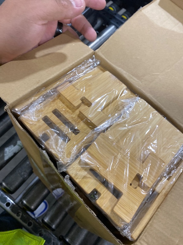 Photo 1 of Ripeng 60 Pcs Employee Appreciation Gifts Bulk Bamboo Phone Stand for Desk Office Worker Thank You Gift for Administrative Team Coworkers Staff Graduation Nurse Teacher Week (Difference Made)