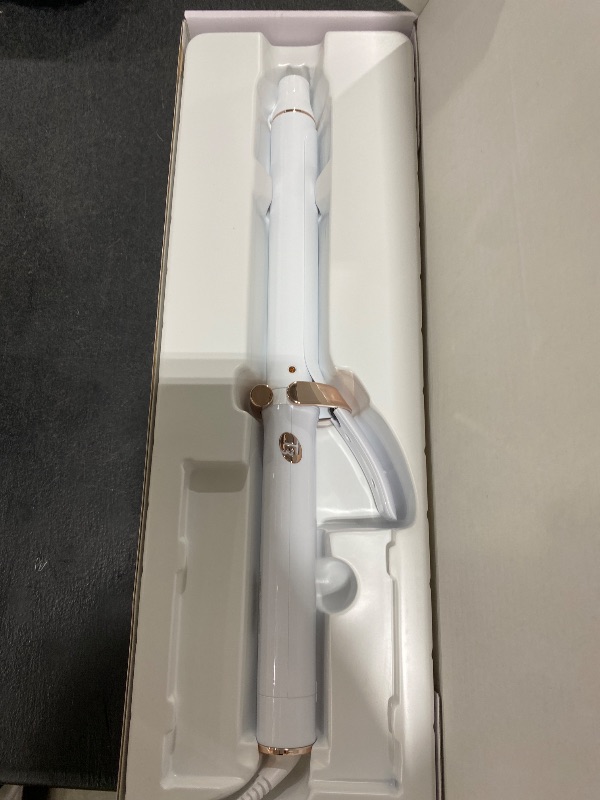 Photo 1 of T3 SinglePass Curl X Extra-Long Barrel 1", 1.25", 1.5" Curling Iron with 9 Heat Settings and Ceramic Barrel for Fast Styling and Lasting Results on All Hair Types