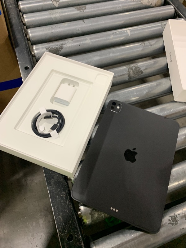 Photo 1 of Apple iPad Pro 11-inch (M5): Ultra Retina XDR Display, 256GB, 12MP Front/Back Camera, LiDAR Scanner, Wi-Fi 7 with Apple N1 + 5G Cellular with C1X chip, Face ID, All-Day Battery Life — Space Black
