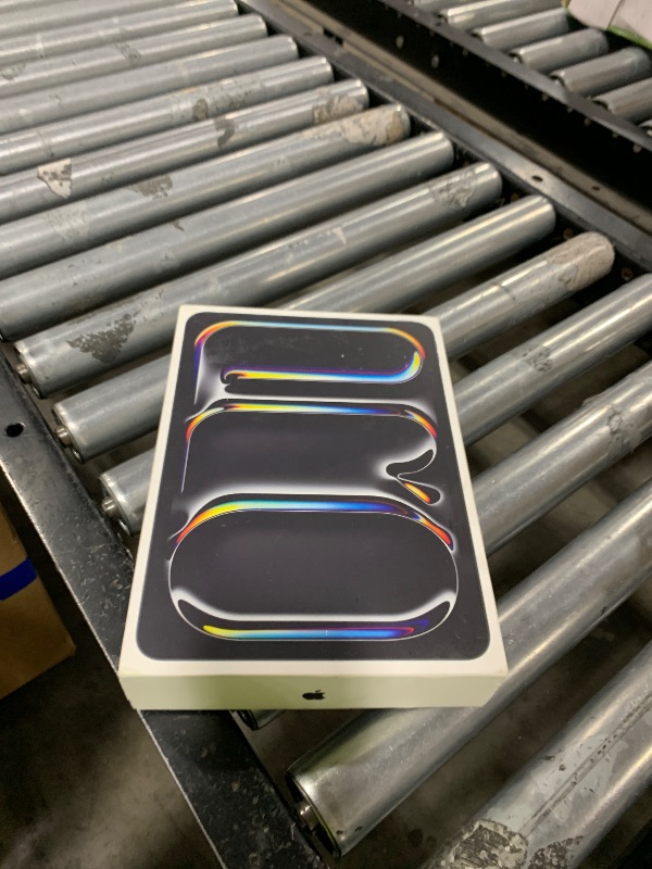 Photo 1 of Apple iPad Pro 11-inch (M5): Ultra Retina XDR Display, 256GB, 12MP Front/Back Camera, LiDAR Scanner, Wi-Fi 7 with Apple N1 + 5G Cellular with C1X chip, Face ID, All-Day Battery Life — Space Black