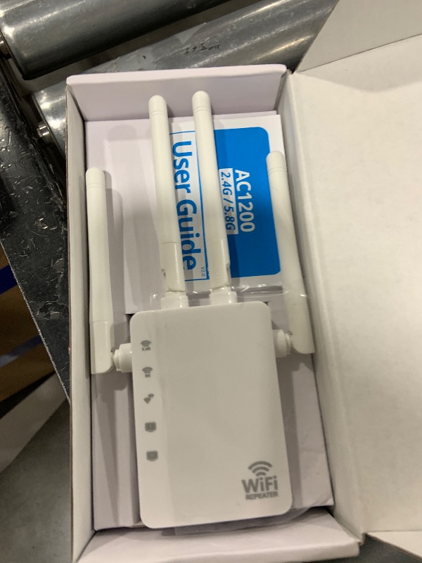 Photo 1 of Dual Band WiFi Signal Booster 1200Mbps with 4 Antennas
