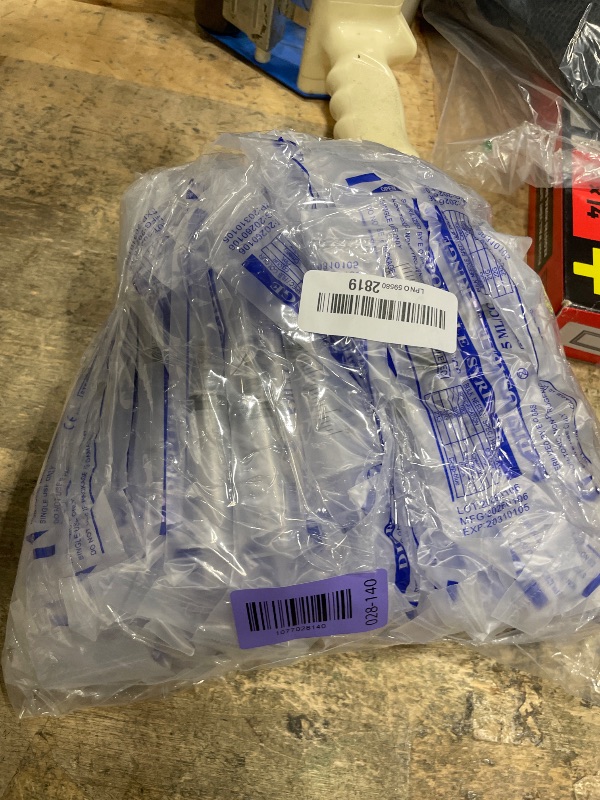 Photo 1 of 100 Pack 5ml Lab Syringes with 22Ga 1.25" Needle
