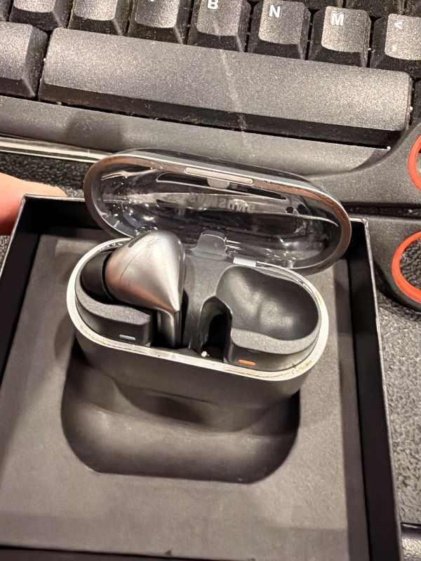 Photo 1 of [Missing Left Bud] Samsung Galaxy Buds 3 Pro AI True Wireless Bluetooth Earbuds, Noise Cancelling, Sound Optimization, Redesigned Comfort Fit, Silver [US Version, Amazon Exclusive, 2Yr Warranty]