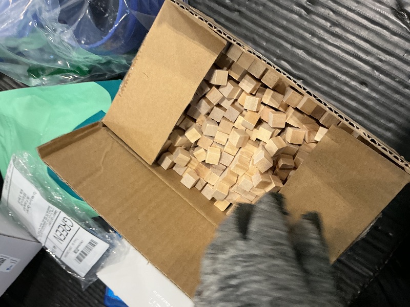 Photo 1 of 1000Pcs Wooden Blocks for Crafts, Unfinished Wood Cubes, 1cm Natural Pine Small Wood Square Blocks, Wooden Cubes for Arts and Crafts and DIY Projects ?