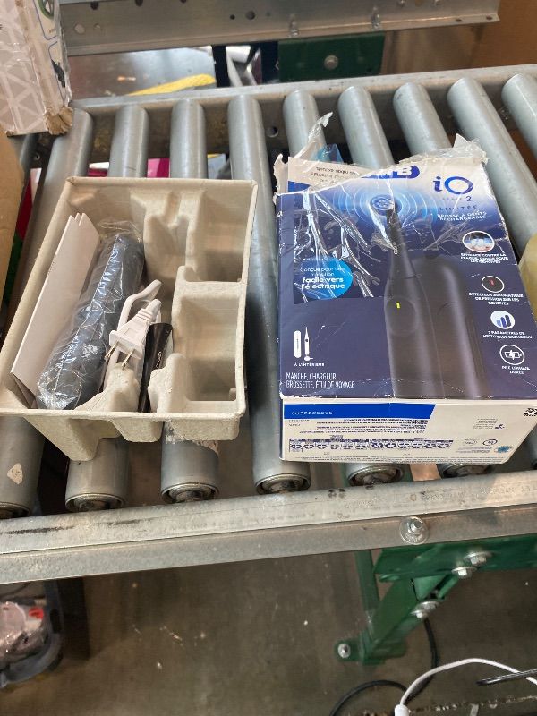 Photo 1 of [MISSING PARTS] Oral-B iO Series 2 Limited Simple Clean Rechargeable Electric Toothbrush for Adults, Night Black, 3 Modes, Automatic Pressure Sensor for Gum Care, Travel Case