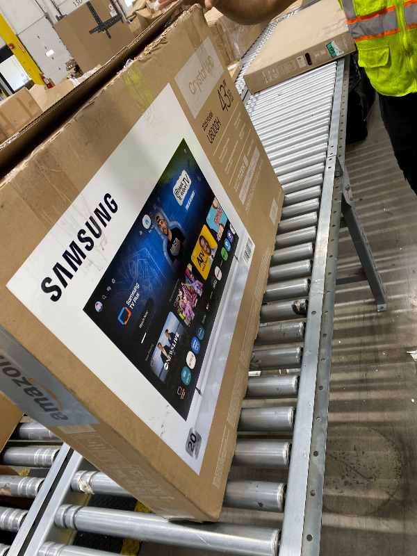 Photo 1 of ***It is broken, non-returnable, and non-refundable***Samsung 43-Inch Class Crystal UHD U8000H Series Samsung Vision AI Smart TV (2026 Model, 43U8000H) Crystal Processor 4K, Endless Free Content, Motion Xcelerator, Color Booster, Alexa Built-in