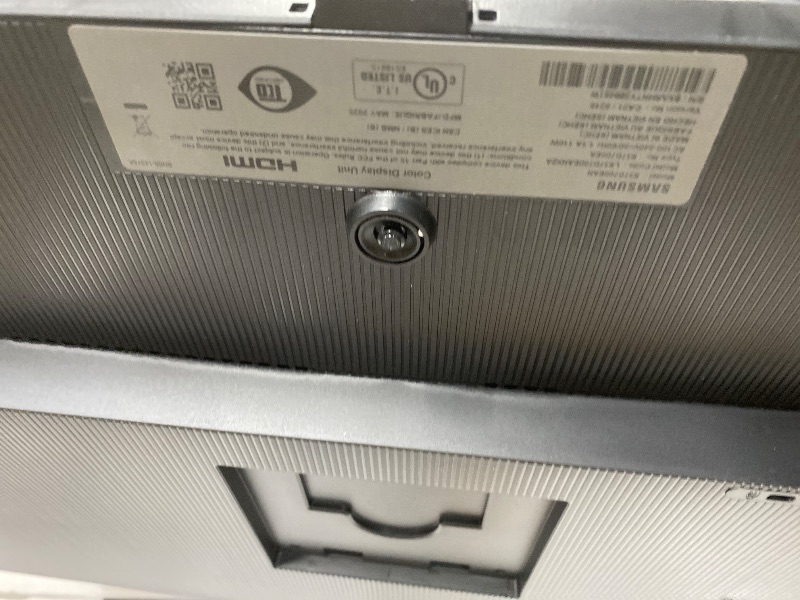 Photo 1 of *******no returns ,no refunds / broken.********Samsung 37" ViewFinity S7 (S70D) 4K UHD HDR10 High Resolution Monitor, DP Port, TUV-Certified, 2025, LS37D700EANXZA