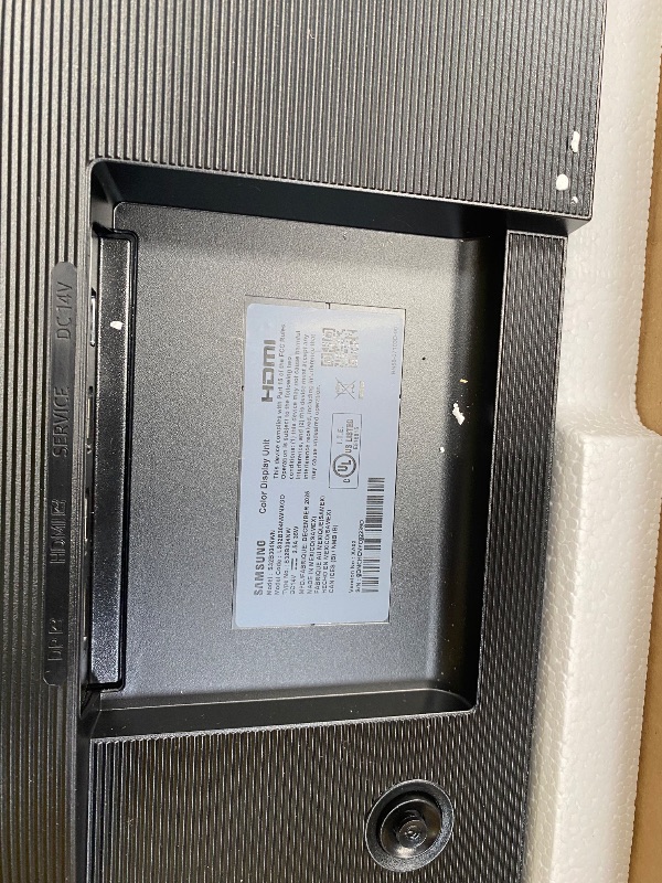 Photo 1 of ***DAMAGE -NON-FUCTIONAL SELLING AS PARTS ONLY*** Samsung 32-Inch Flat Computer Monitor