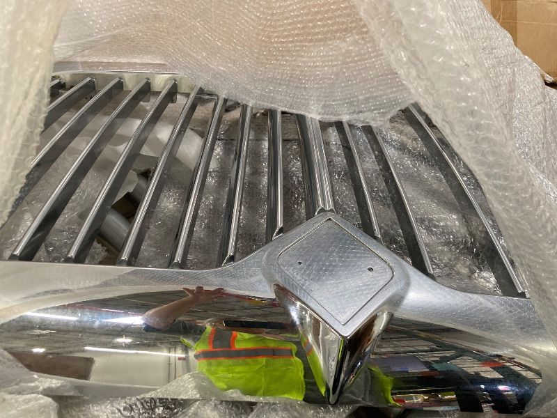 Photo 1 of ***CRACKED****ALMULOO Grill Compatible with 06-12 International Durastar 4100 Base & 02-10 4200 Base & 02-15 4300 Base / 4400 Base Chrome Grille Frame Assembly w/Bug Screen Steel+Plastic