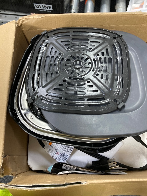 Photo 1 of ****************NOT TESTED******************
Ninja Crispi 4 in 1 Glass Air Fryer, 450°F, Non Toxic, 4QT and 6 Cup Containers with Lids, Dishwasher Safe, Stone, 1 Count, FN101ST