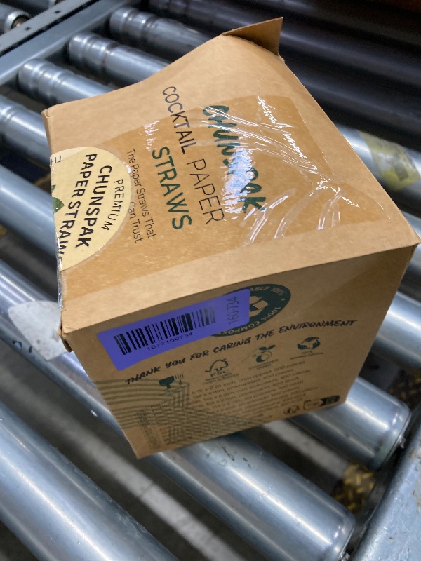 Photo 1 of ***Item is open***Chunspak 5.75 inch Orange Paper Cocktail Straws, Short Disposable Drinking Straws 500 Counts, Unwrapped - Compostable***Item is open***