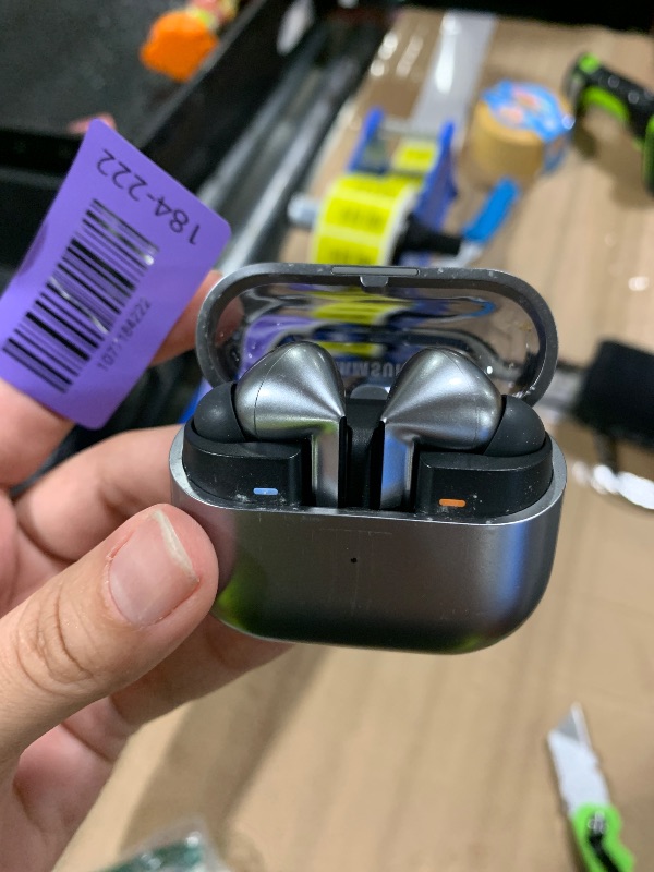 Photo 1 of ****USED*** SAMSUNG Galaxy Buds3 Pro (2024, ANC) Water Resistant, AI Real-Time Language Interpreter, True Wireless Bluetooth 5.4 Earbuds, Hi-Fi, Noise Cancelling, Touch Control, International Model R630 (Silver)