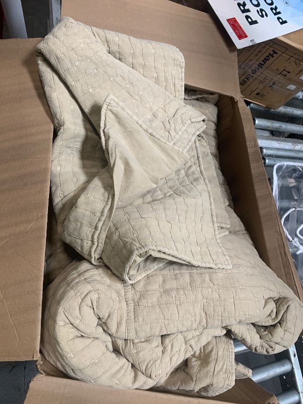 Photo 1 of **** SIZE UNKNOWN **** Tan Bedding, Pillow Cases And Blanket