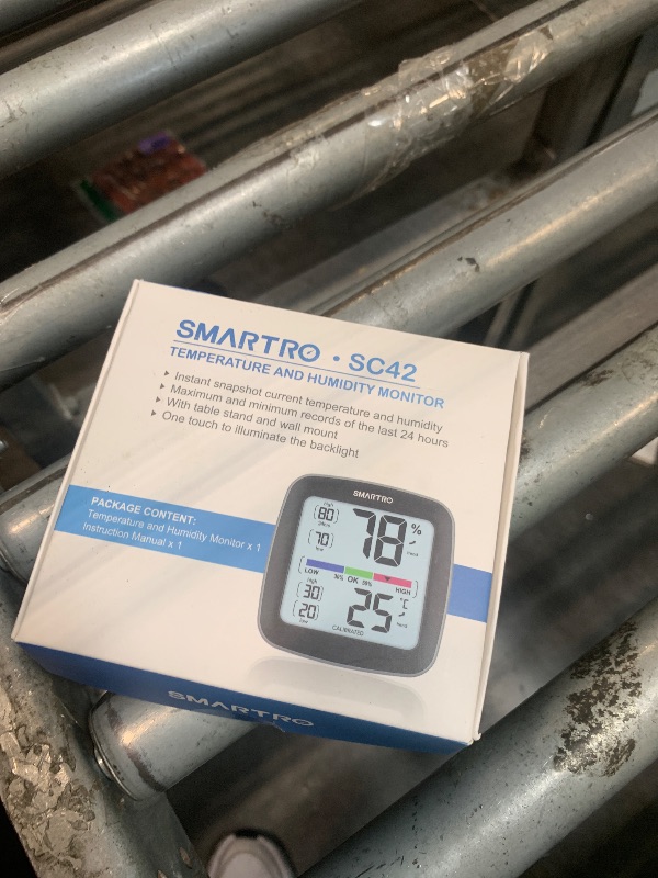Photo 1 of ***BROKEN, SOLD FOR PARTS*** SMARTRO SC42 Professional Digital Hygrometer Indoor Room Thermometer