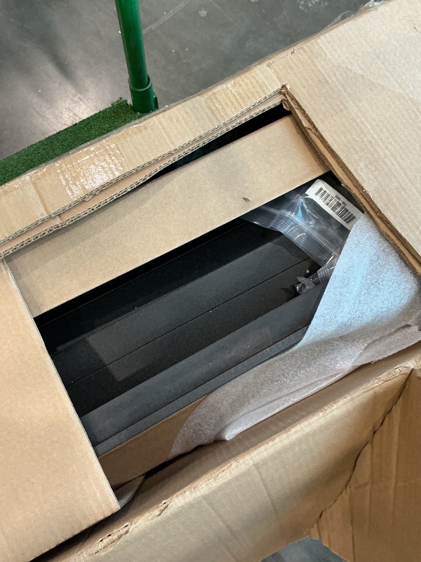 View 4 of [DAMAGED] [MISSING PARTS] Gator Recoil Retractable Truck Bed Tonneau Cover | G30481 | Fits 2019 - 2025 Chevy/GMC Silverado/Sierra 1500, works w/ MultiPro/Flex tailgate (Will not fit Carbon Pro Bed) 5' 10" Bed (70")