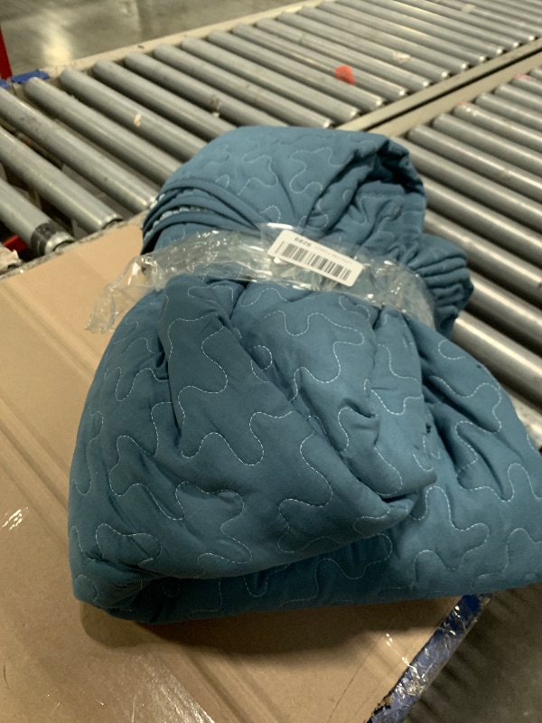 Photo 1 of ****SIMILAR NOT EXACT AND JUST BLANKET *****07/19 SOLD FOR PARTS // FINAL SALE *** *WONGS BEDDING Boho Quilt Set Full Size, Blue Bohemian Full Quilt Bedding Set, Lightweight Microfiber Bed Decor Bedspread with Pillow Shams for All Season 90"x78"(3 Pieces,