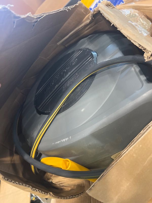 Photo 1 of ** SOLD FOR PARTS// FINAL SALE 08/02** ** NOT RETRACTING *** GLAHODEN Retractable Garden Hose Reel 1/2 in x 130 ft, 2025 Upgraded Dual Ratchet Lock UV & Freeze Protection Brass Seal Slow Retraction Anti-Tangle Hose 180°Swivel Reinforced Scaffold Wall Mou