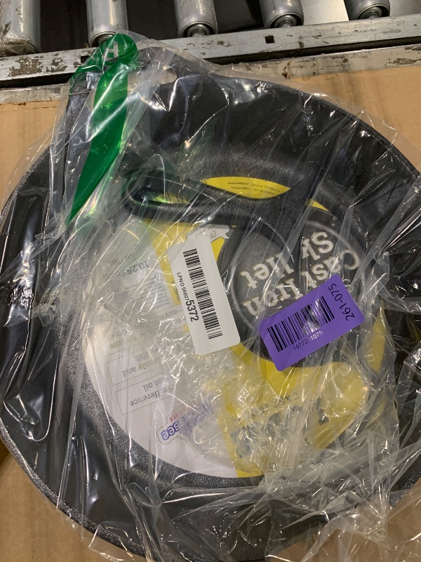 Photo 1 of ****handle broken ****Lodge Seasoned Cast Iron Skillet 10.25 Inches - PFAS-Free, Non-Toxic Cookware - Use with an Oven, Stove, Grill, or Campfire - Naturally Non-Stick & Oven Safe