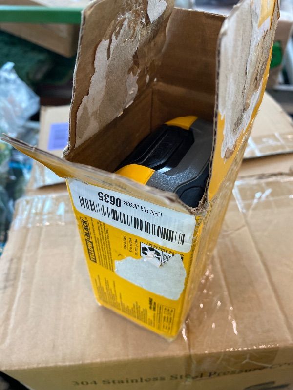Photo 1 of [NONFUNCTIONAL] DEWALT 20V MAX Battery, POWERSTACK, More Power More Compact, Rechargeable 5Ah Lithium Ion Battery (DCBP520)