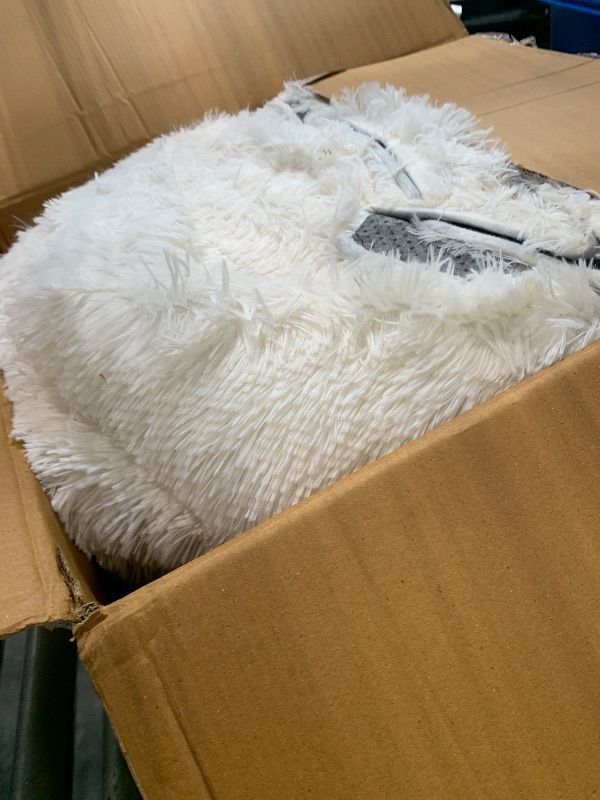 Photo 1 of ***SIMILAR ITEM*** OLANLY 6x9 Machine Washable Large Area Rugs for Living Room, Bedroom, Soft Fluffy Shaggy Bedside Rug, Indoor Floor Carpet for Kids Girls and Boys, Dorms, Nursery, Home Decor Aesthetic, White