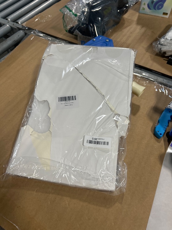 Photo 1 of ?White? Uphill Ramp Spare Parts Compatible with Roborock Qrevo S/Qrevo Pro/Qrevo MaxV/Qrevo Master/Qrevo Slim Robot Vacuum Cleaner Base Station Bracket Ramp Plate Accessories