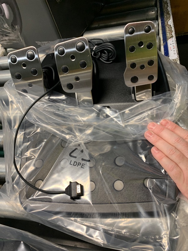 View 2 of ***UNABLE TO TEST***

Logitech G920 Racing Wheel and Pedals for Xbox X|S/Xbox One/PC