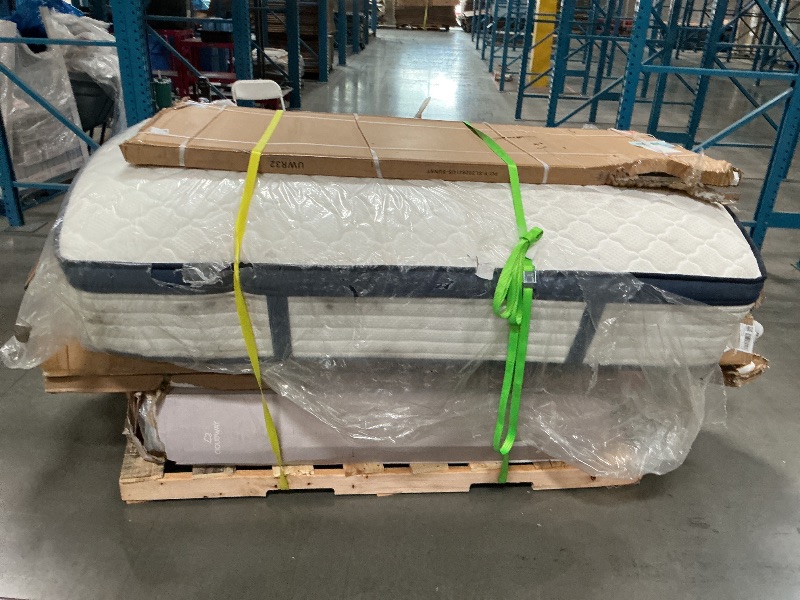 View 4 of Nellis XL Pallet: Axles, Mattresses, Shower Doors (+9 more)