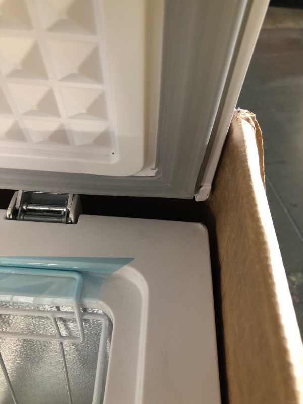 View 6 of *** TRUCK/TRAILER PICKUP ONLY *** Hamilton Beach Chest Deep Freezer, 7 Cu. Ft., White