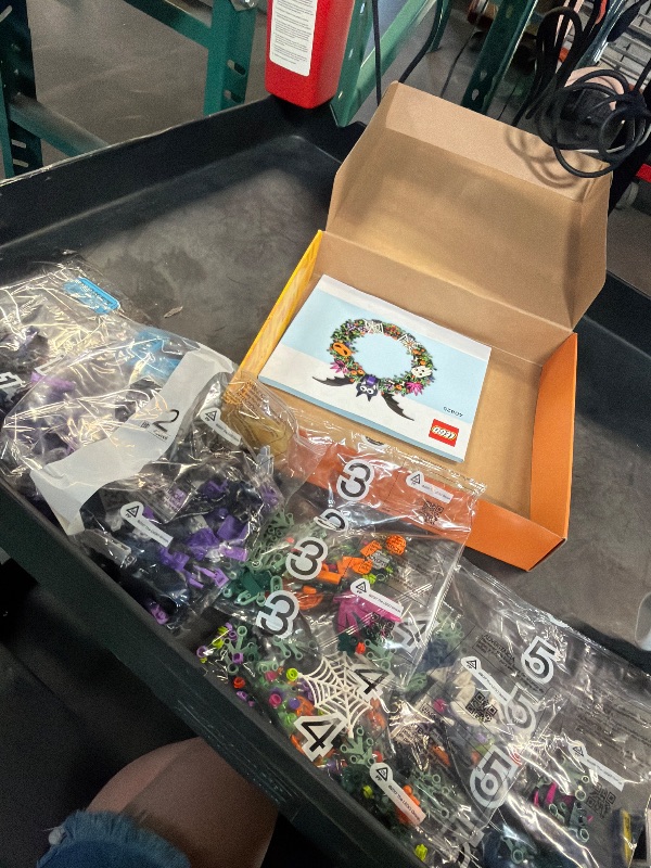 View 3 of ***LIKE NEW, OPEN BOX***LEGO Halloween Wreath 40825 Building Set