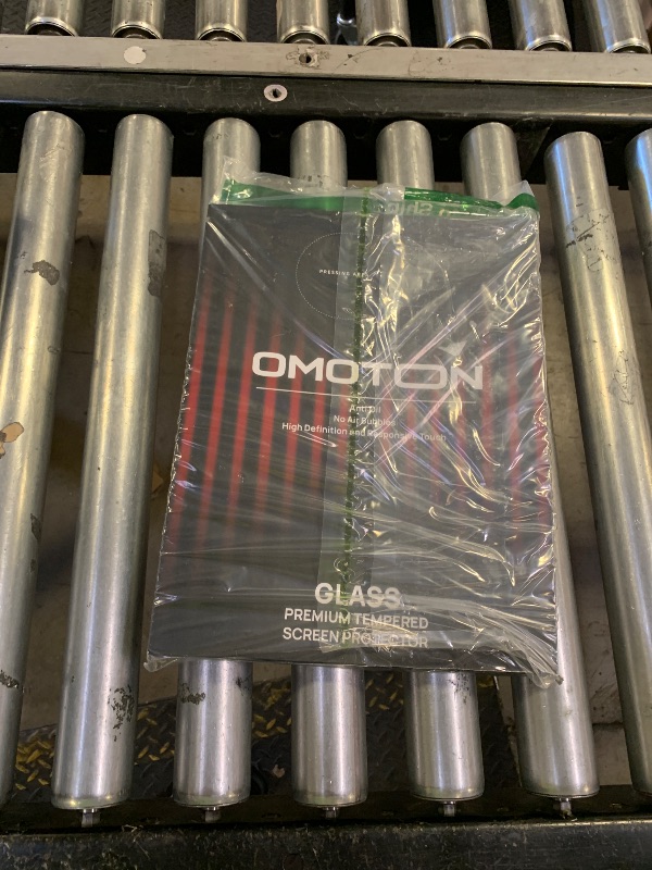 Photo 1 of OMOTON 2 Pack Privacy Screen Protector for iPad Pro 13 inch M5 M4(8th&7th Generation, 2025/2024)?Anti-Spy Tempered Glass with Easy Installation Tray, Case Friendly/Apple Pencil Support