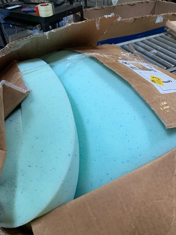 Photo 1 of Serta ThermaGel Cooling, Pressure-Relieving Memory Foam Mattress Topper, 3 Inch, King, Made in The USA
