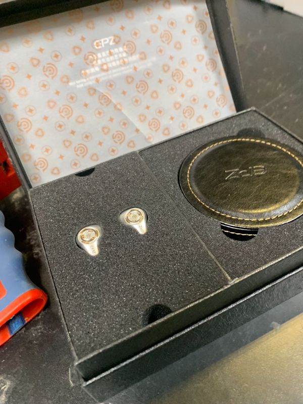 Photo 1 of EPZ P50 in Ear Monitor HiFi Earbuds 1DD+2BA+2Planar Hybrid Drivers IEM 3.5/4.4 Replaceable Plug 6N Single Crystal Copper Silver-Plated Earphone Cable for Musician Audiophile