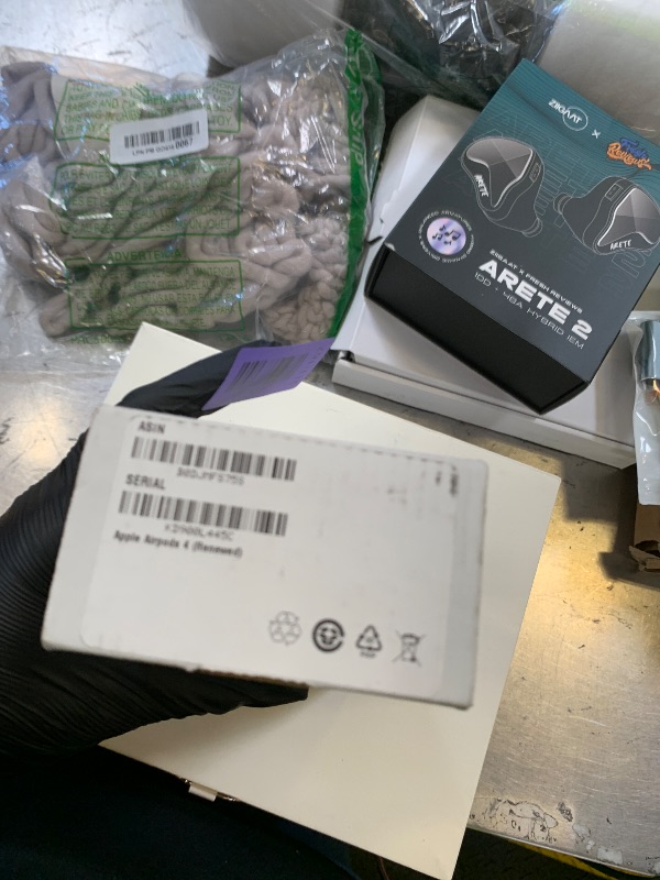 Photo 1 of Apple Airpods 4 (Renewed)