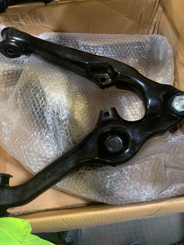 Photo 1 of TUCAREST K623298 K623299 Front Lower Control Arm and Ball Joint Assembly Fit For 15-20 Chevy Suburban, Tahoe, Yukon, 14-18 Silverado Sierra 1500/15-20 Ca-dillac Escalade [# 84114508 23420261 527-063]