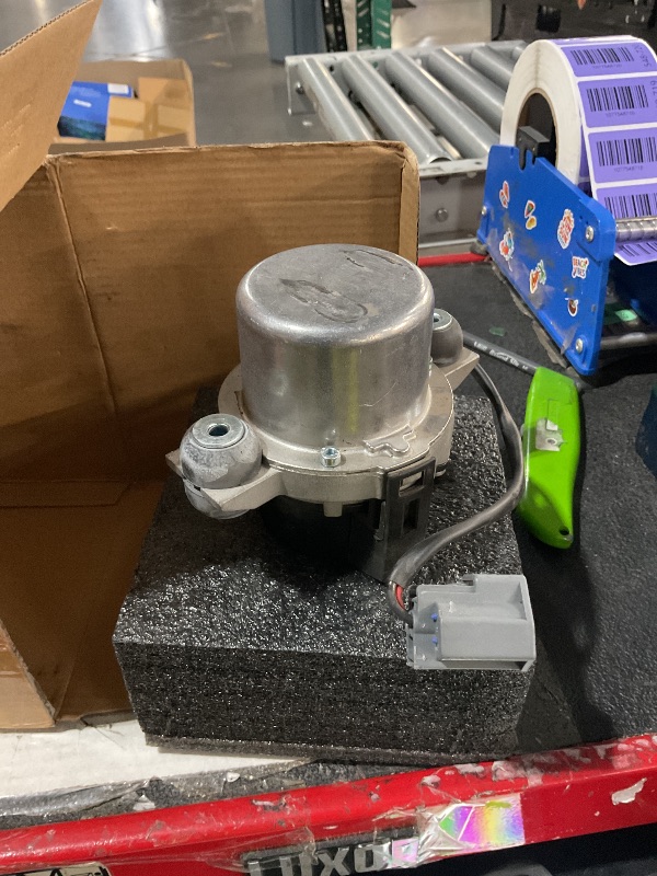 View 3 of ***MINOR DAMAGE***UNSURE IF FUNCTIONAL***
VekAuto Electric Brake Vacuum Pump 4581954AB