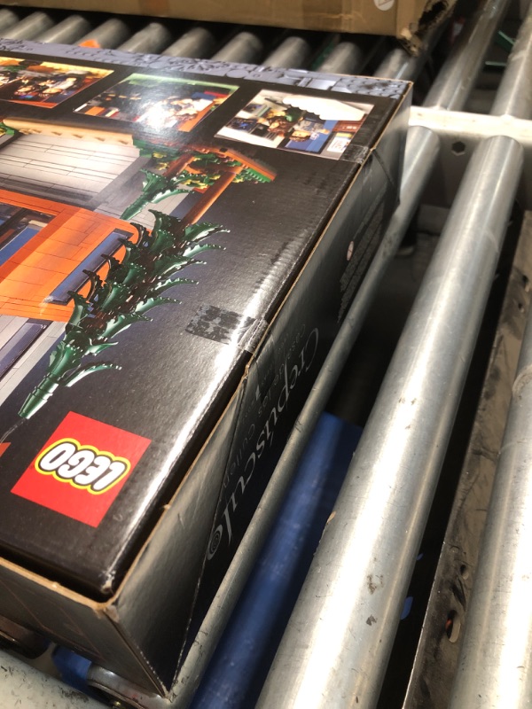 Photo 1 of ***FACTORY SEALED ***
LEGO Ideas Twilight The Cullen House - Collectible Set for Adults 18+ - DIY Fantasy Craft for Book Lovers - Edward, Bella, Jacob + 4 More Minifigures - Gift Idea for Fans of the Movies - 21354