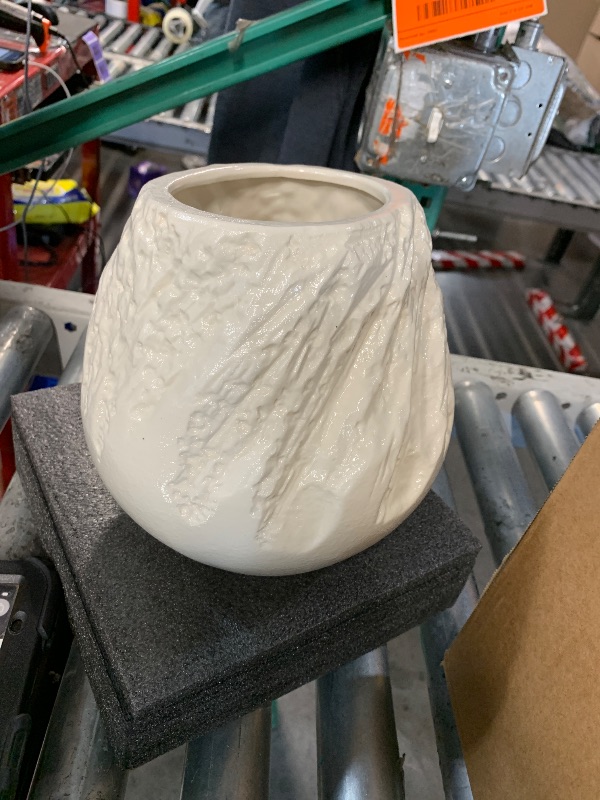 Photo 1 of ** STOCK PHOTO FOR REEFRENCE ONLY**Ceramic Plant Pot, 8 Inch Round Planter with Drainage, White