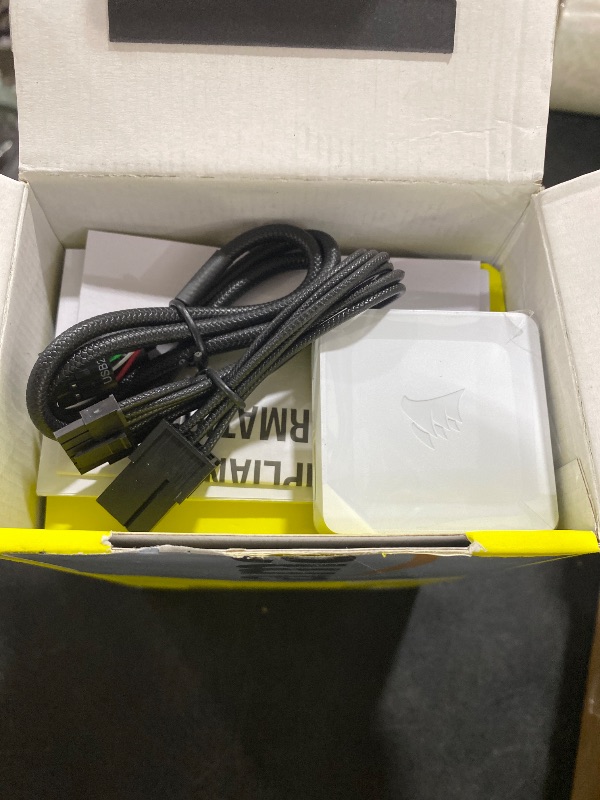 Photo 1 of CORSAIR iCUE Link RX120 RGB 120mm PWM Fans (3-Pack) - White