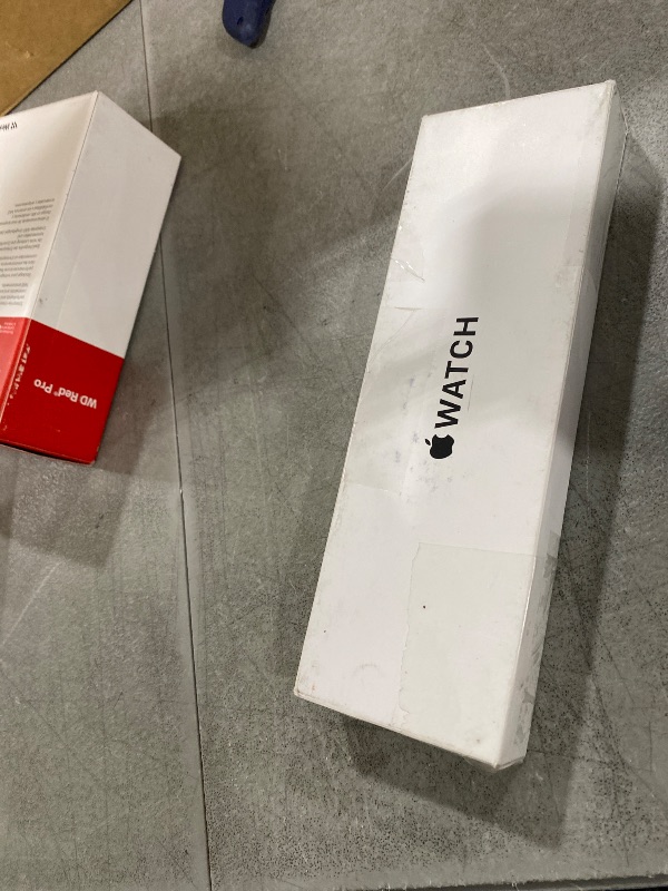 Photo 1 of Apple Watch SE (2nd Gen) Smartwatch 44mm