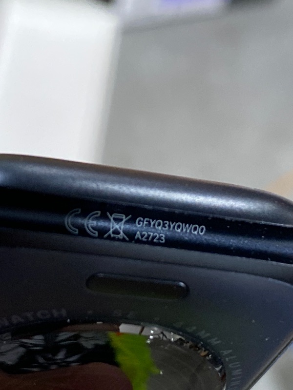 Photo 1 of Apple Watch SE (2nd Gen) Smartwatch 44mm