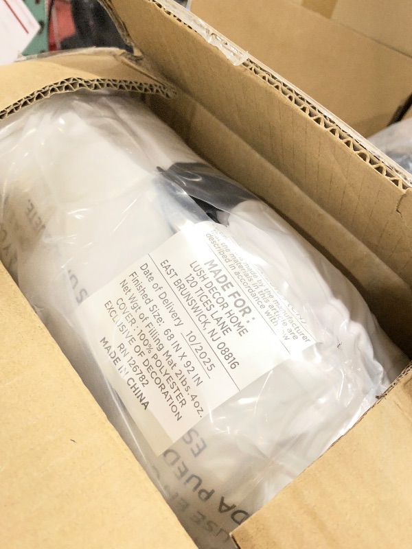 Photo 1 of Lush Decor Belle Comforter Set - Twin XL, White