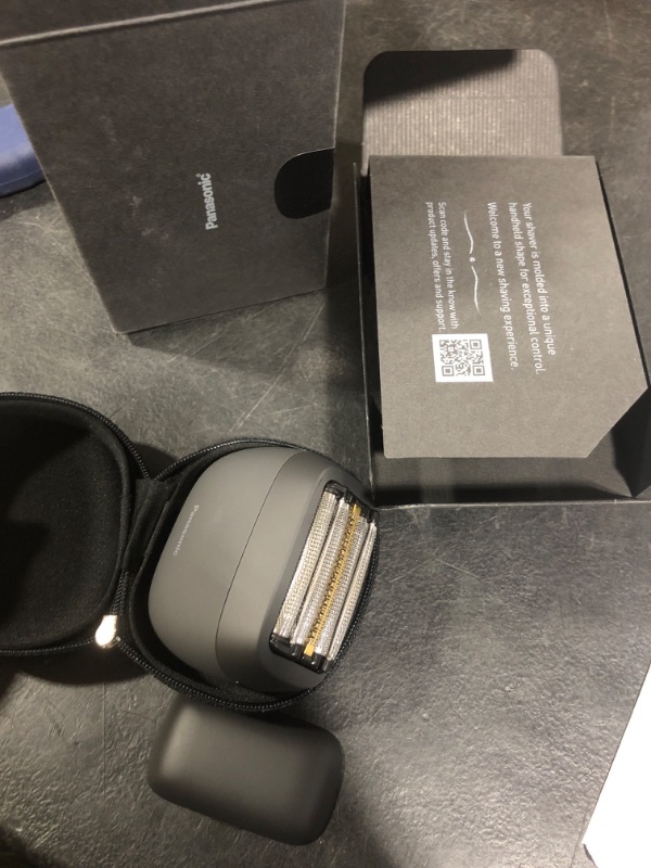 Photo 1 of Panasonic ARC5 Palm-Sized Foil Shaver