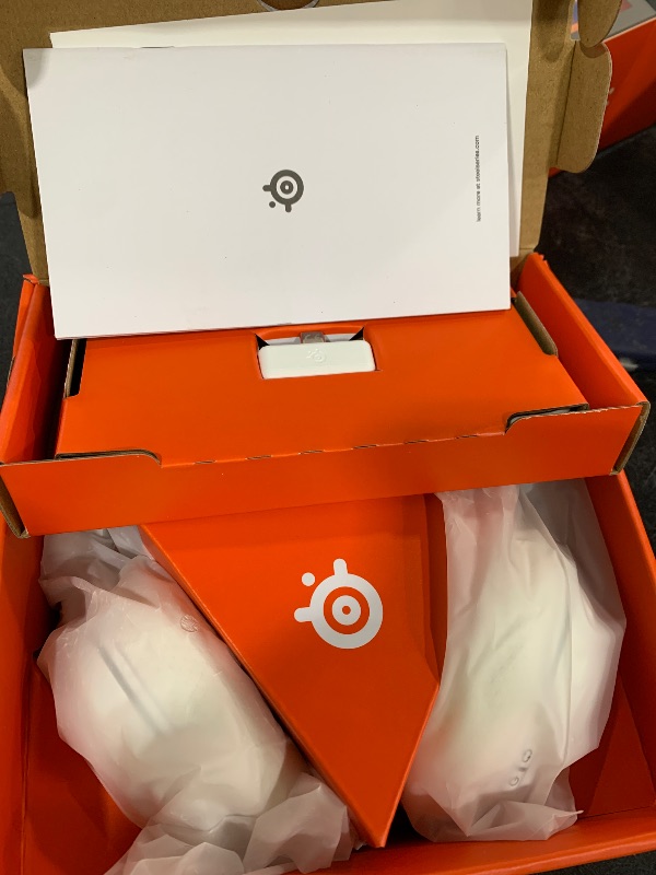 Photo 1 of SteelSeries Arctis Nova 5 Wireless Headset - White