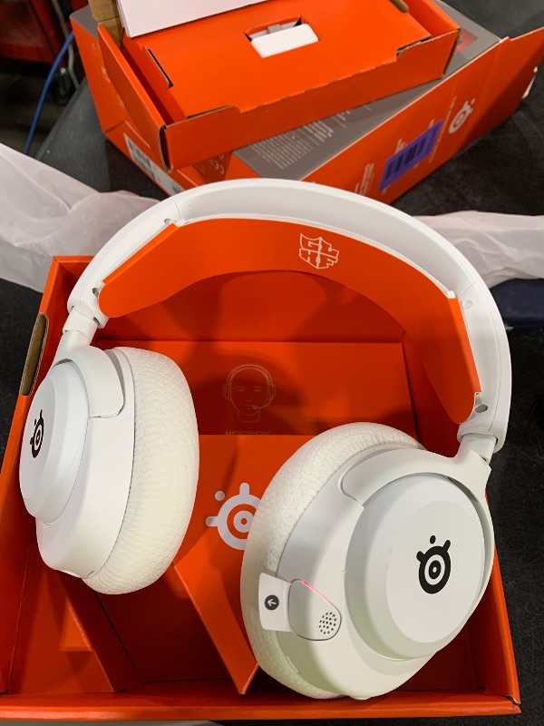 Photo 1 of SteelSeries Arctis Nova 5 Wireless Headset - White