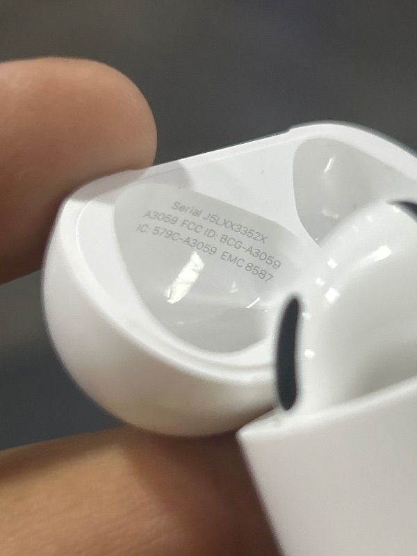 Photo 1 of Apple AirPods 4 Wireless Earbuds