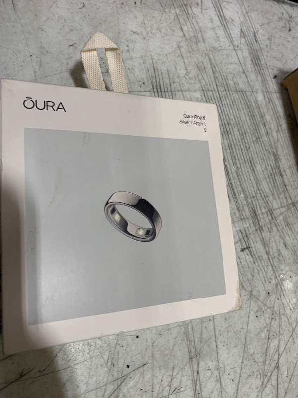 Photo 1 of Oura Ring 5 Smart Ring - Silver - Size 9